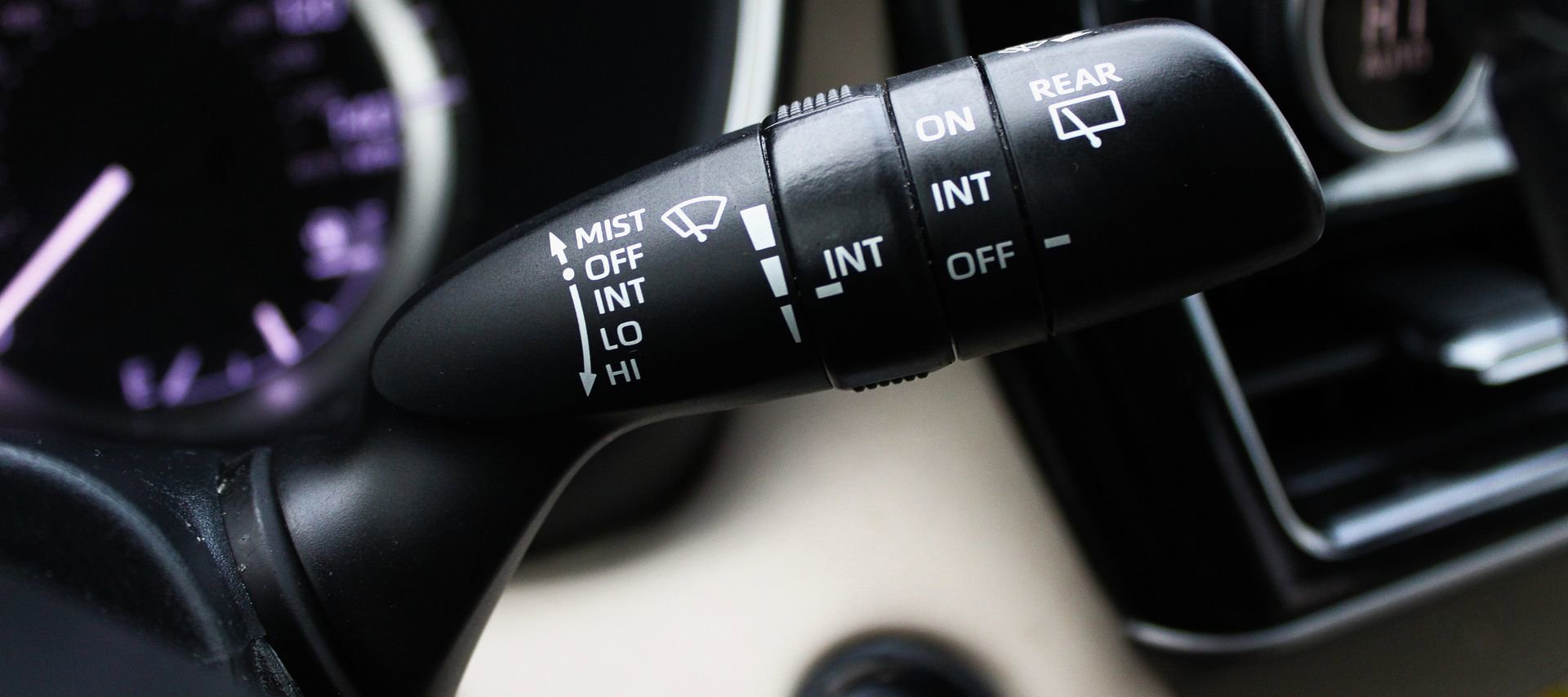 Used 2023 Toyota Highlander L image 25