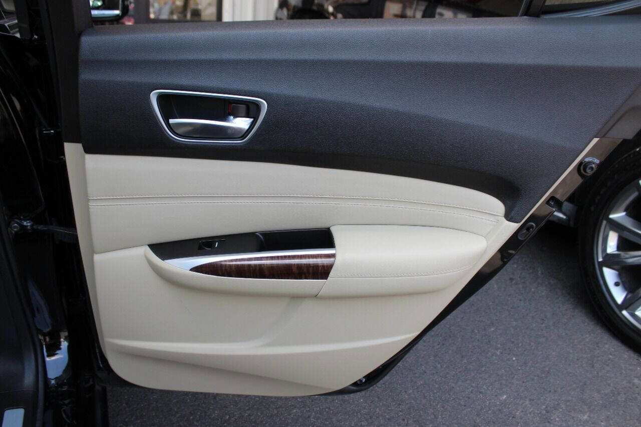 Used 2018 Acura TLX image 11
