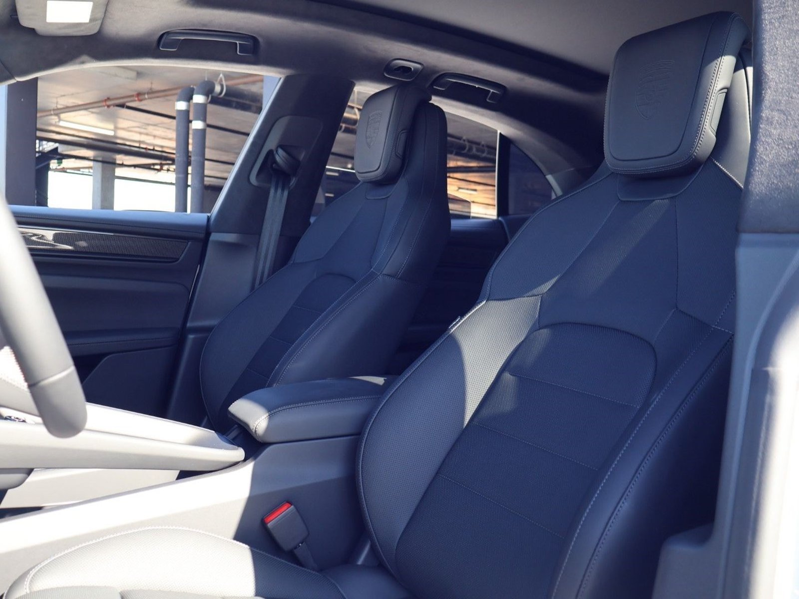 New 2026 Porsche Macan Turbo Electric AWD/4WD image 5