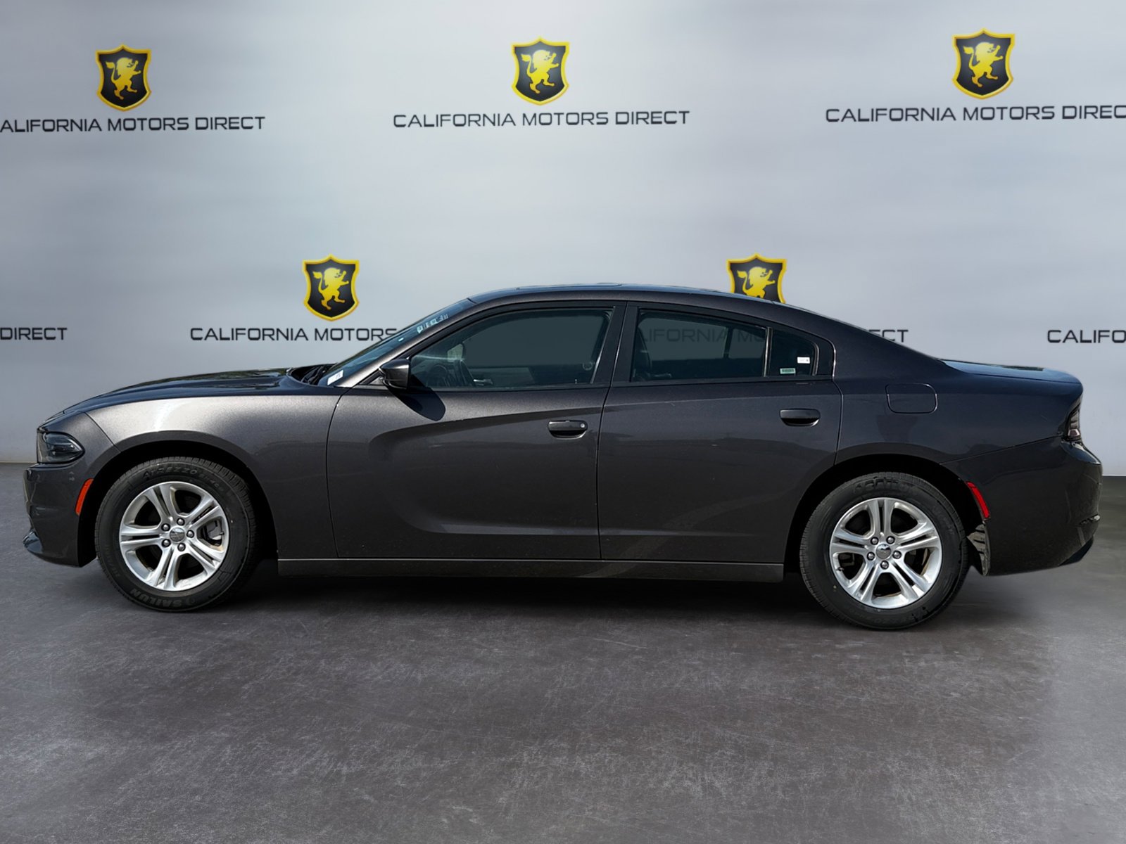 Used 2021 Dodge Charger SXT w/ Leather Interior Group image 2