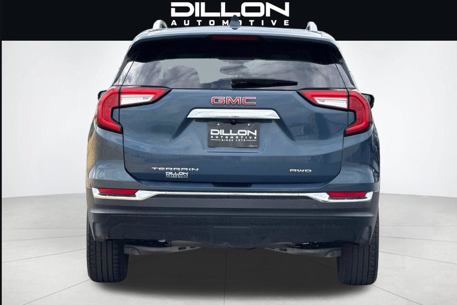 Used 2024 GMC Terrain SLT AWD/4WD image 5