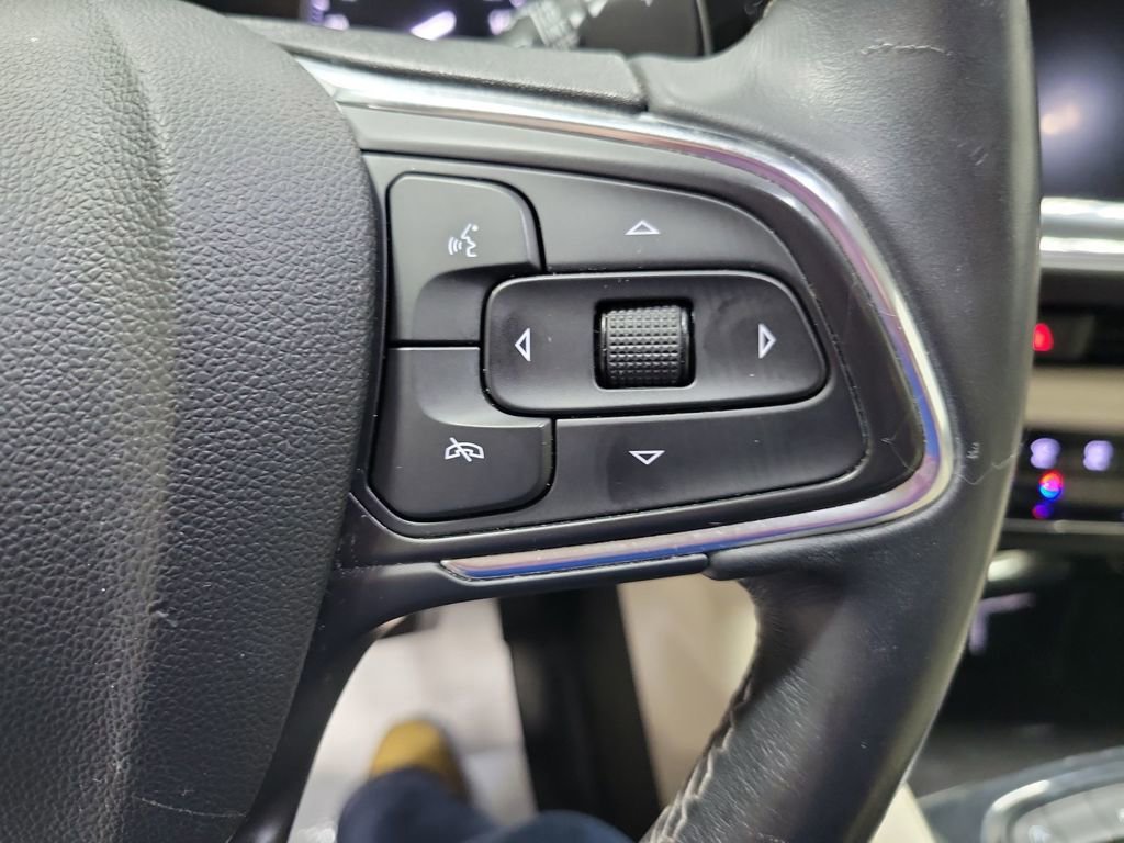 Used 2022 Buick Envision Essence w/ Safety Package image 41