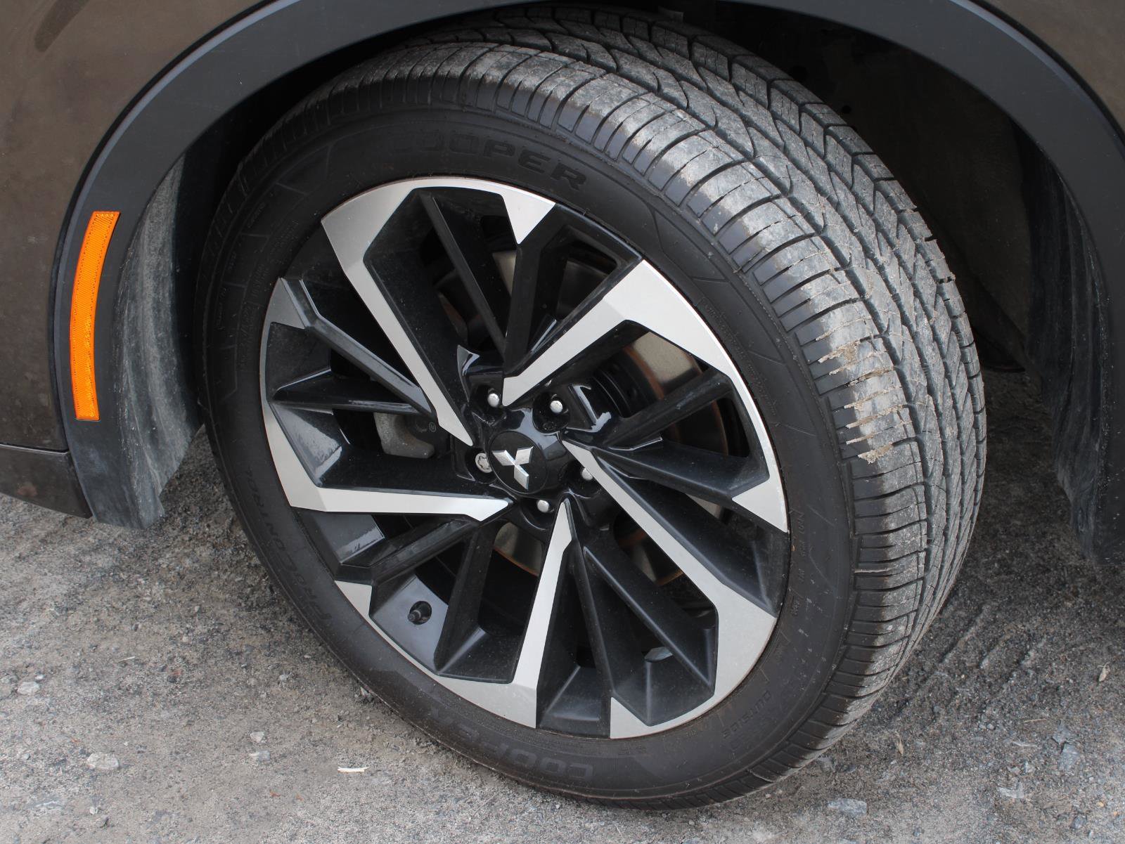 Used 2023 Mitsubishi Outlander SEL AWD/4WD image 18