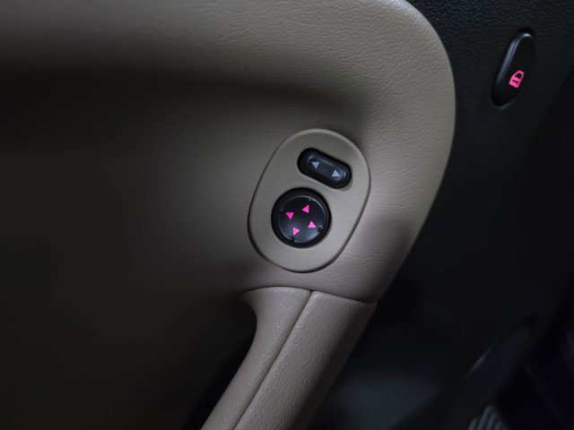 Used 2009 Pontiac Solstice Convertible w/ Premium Package RWD image 26