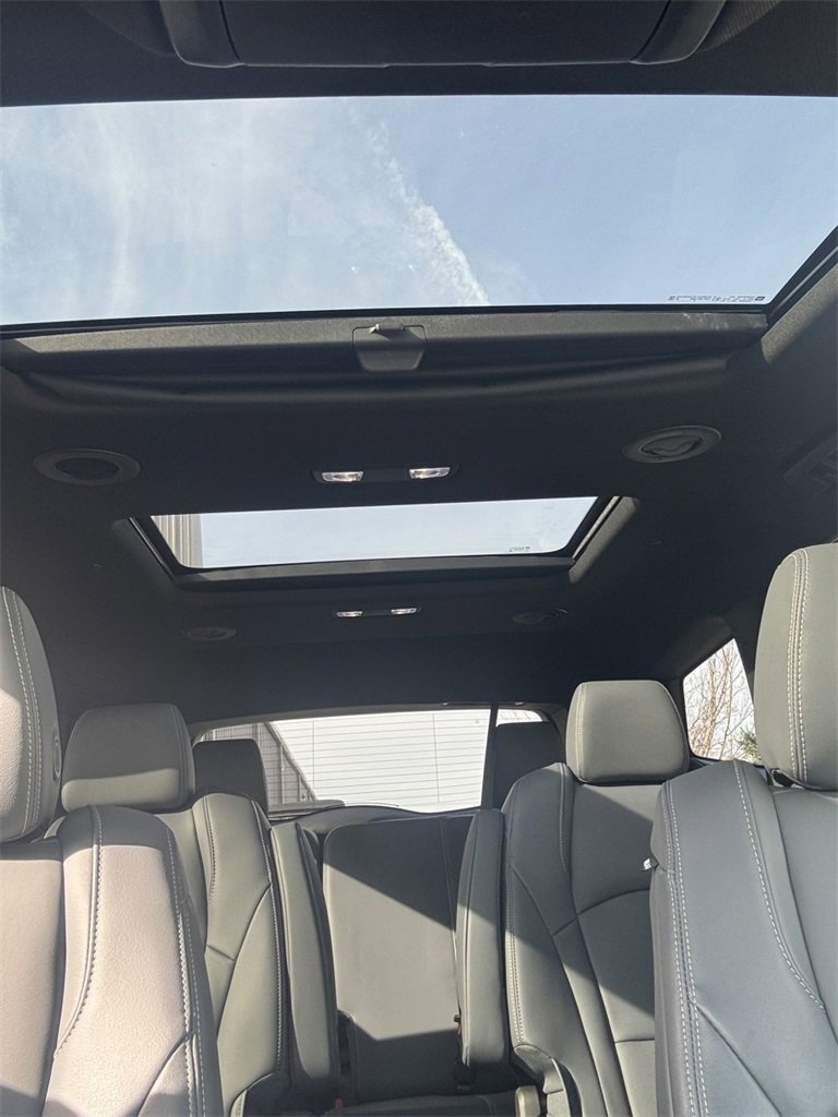 Used 2023 Buick Enclave Essence w/ Experience Buick Package image 23
