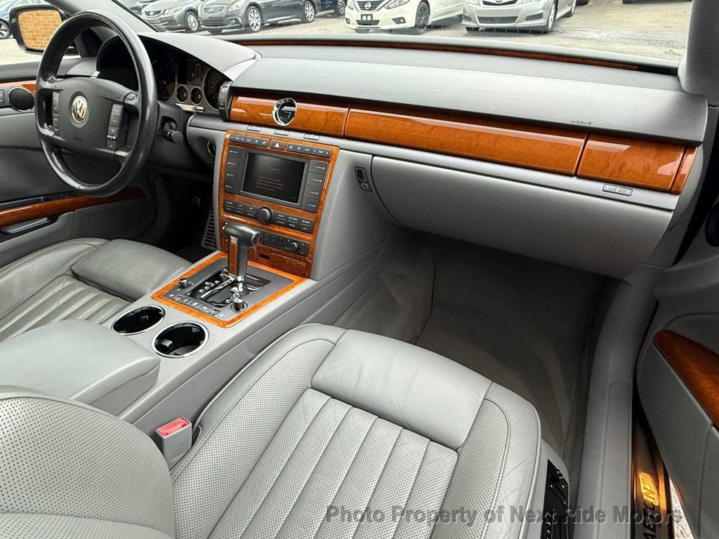 Used 2004 Volkswagen Phaeton V8 AWD/4WD image 17