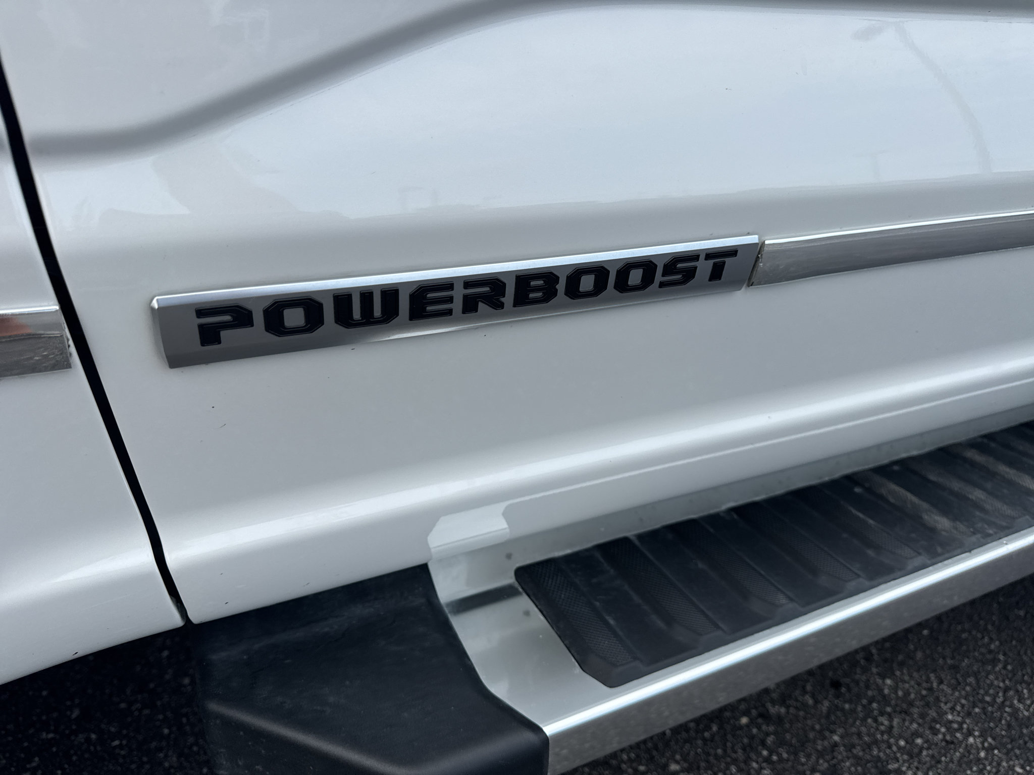 Used 2025 Ford F150 Lariat w/ Equipment Group 501A Mid AWD/4WD image 8