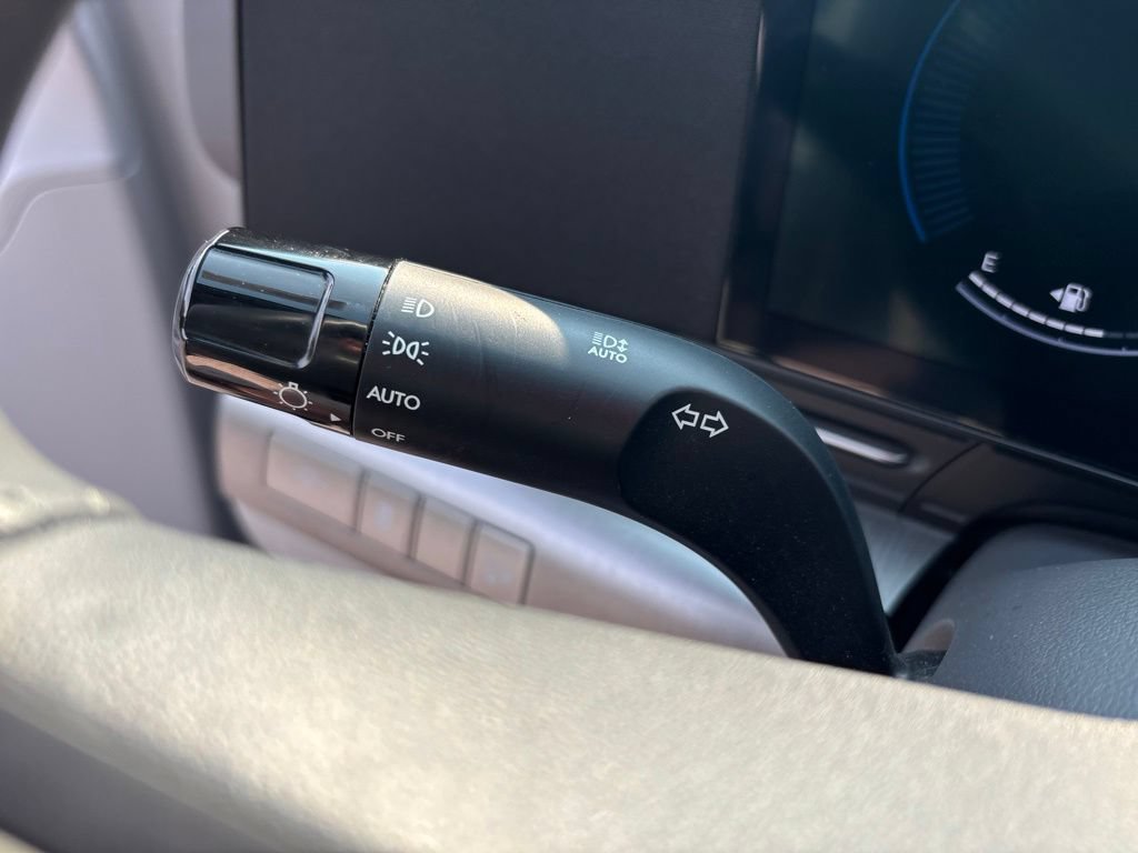 Certified 2024 Hyundai Kona SEL AWD/4WD image 27