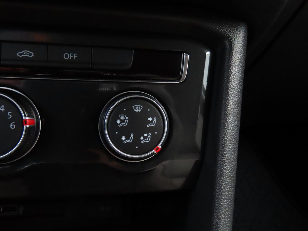 Used 2018 Volkswagen Tiguan S image 29