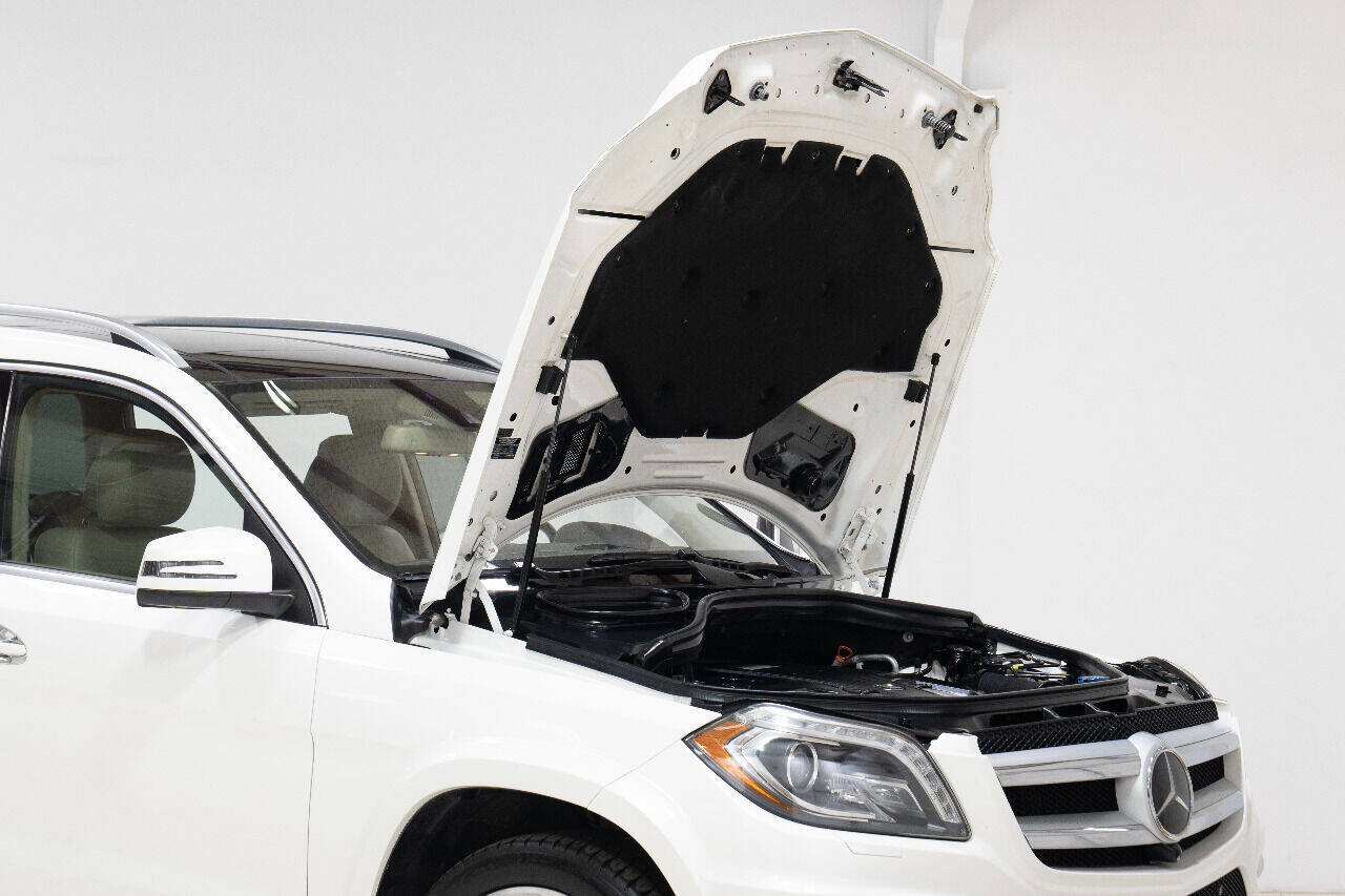 Used 2014 Mercedes-Benz GL 550 4MATIC image 37