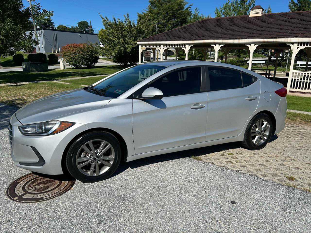 Used 2017 Hyundai Elantra SE FWD image 8
