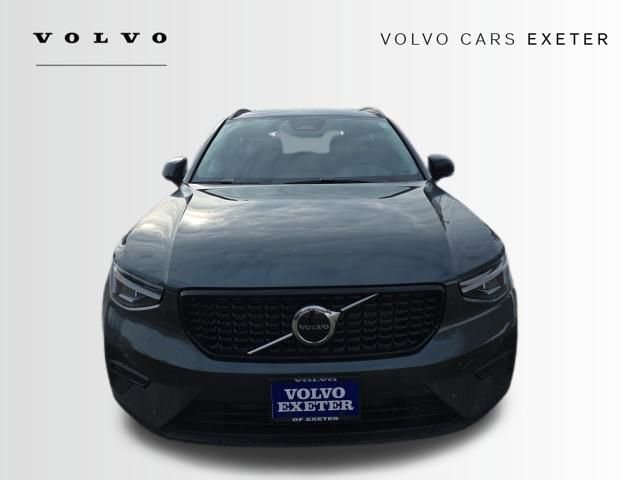 New 2026 Volvo XC40 B5 Core w/ Climate Package AWD/4WD image 2