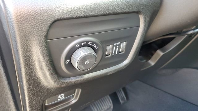 Certified 2023 Jeep Grand Cherokee L Limited w/ Trailer Tow Group (B) image 11