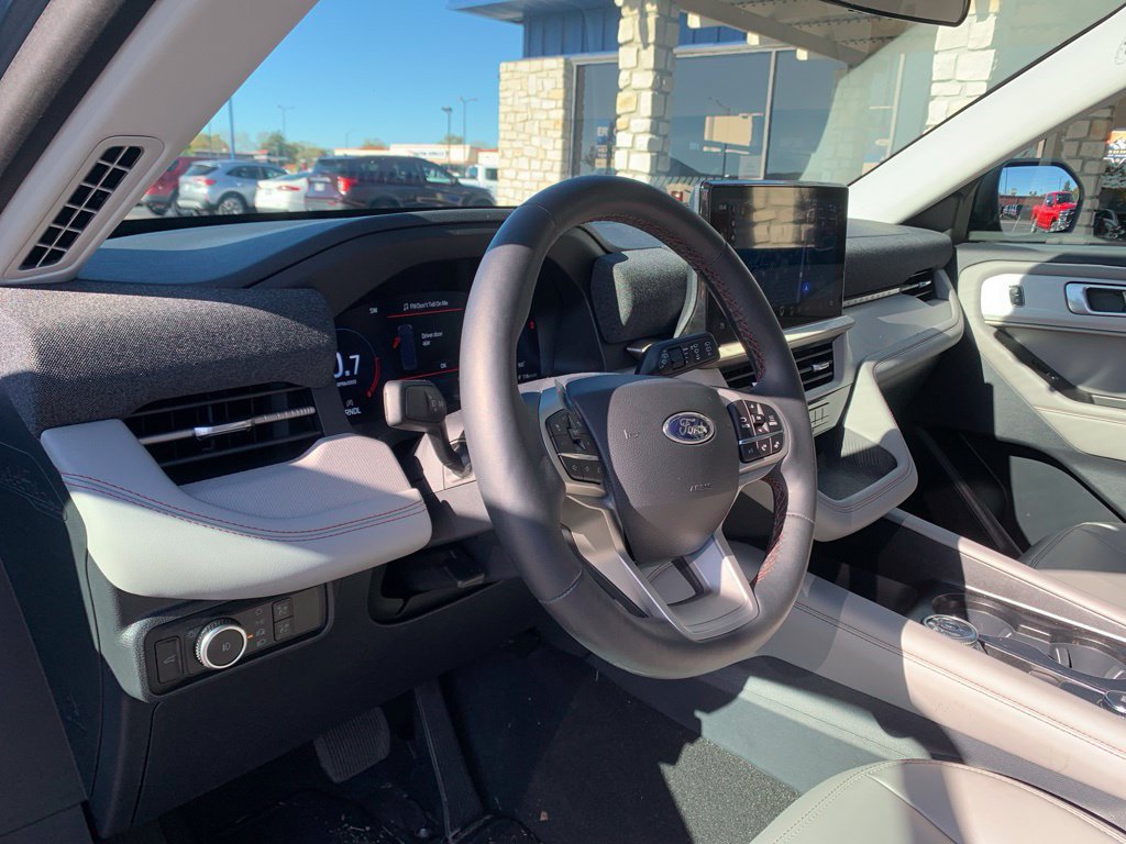 Certified 2026 Ford Explorer Active w/ Active Comfort Package AWD/4WD image 24