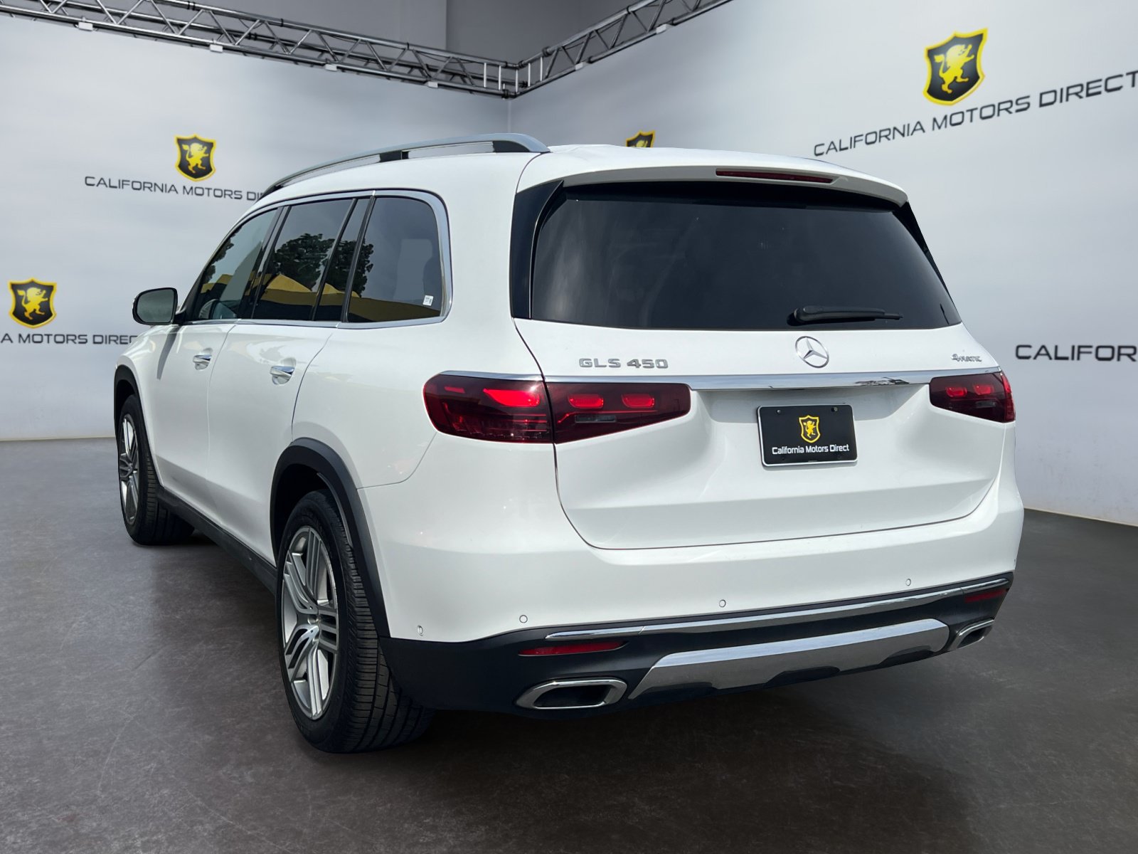 Used 2024 Mercedes-Benz GLS 450 4MATIC image 3