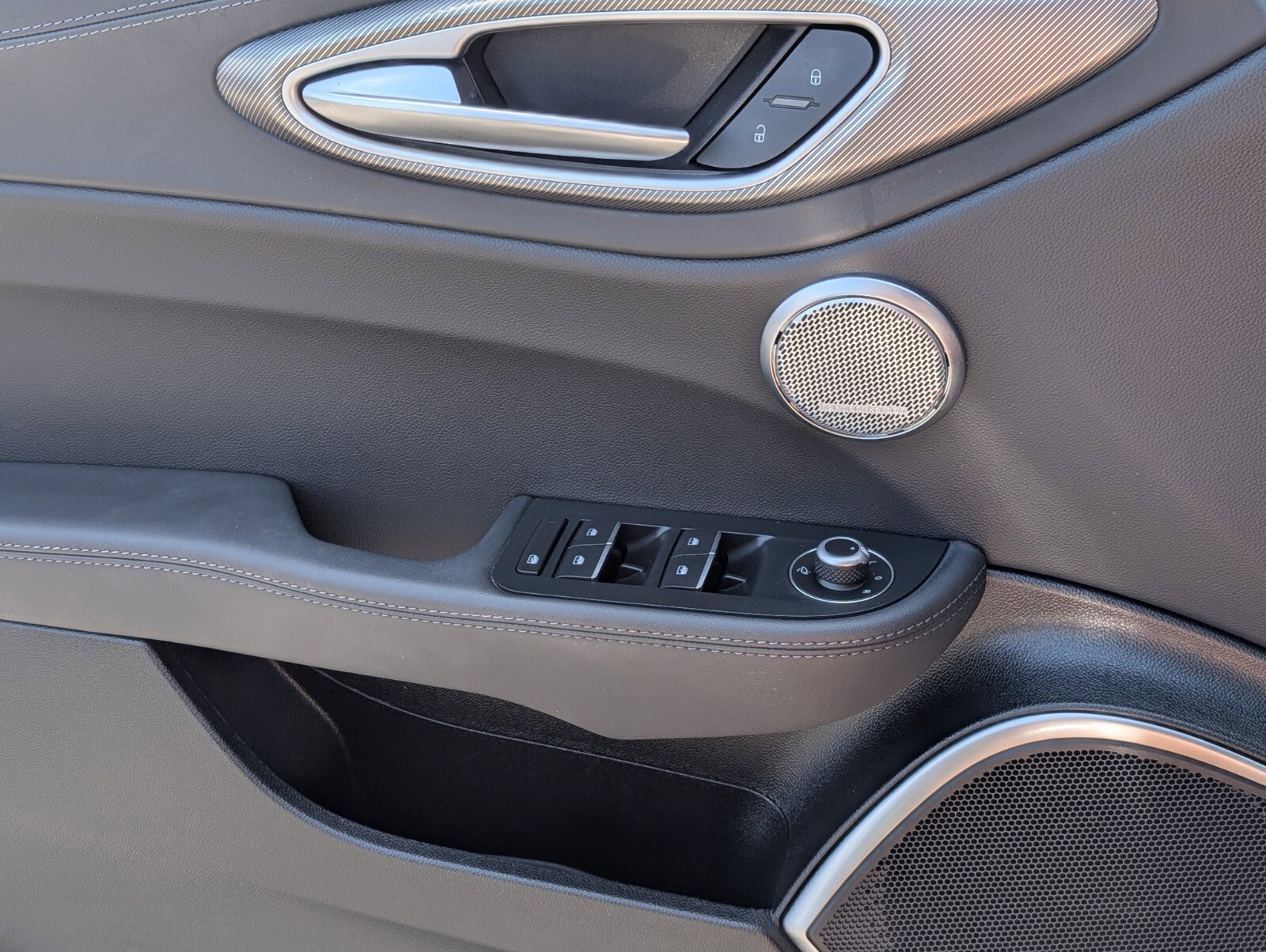 Used 2023 Alfa Romeo Giulia Veloce image 28