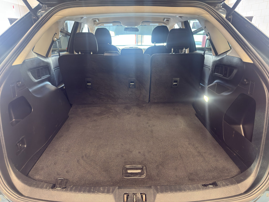 Used 2016 Ford Edge SE image 28