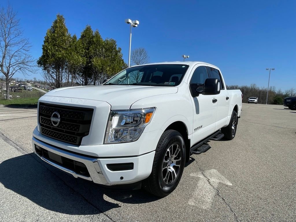 Used 2024 Nissan Titan SV w/ SV Convenience Package image 7