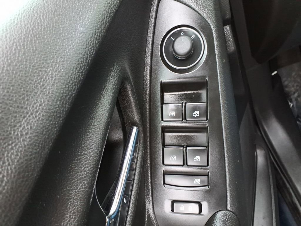 Used 2021 Chevrolet Trax LT w/ Premium Seat Package image 17