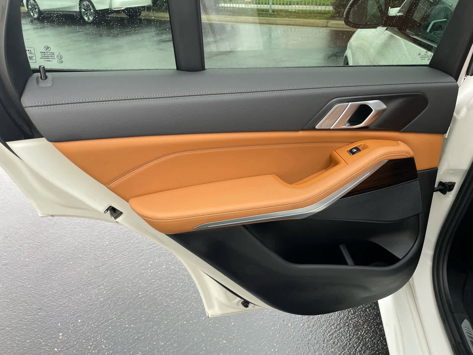 Used 2023 BMW X5 xDrive40i w/ M Sport Package image 16