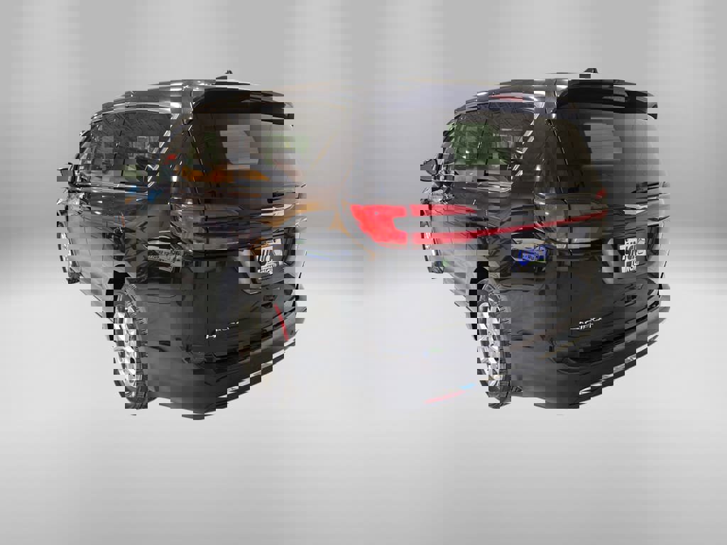 Used 2024 Chrysler Pacifica Touring-L image 3