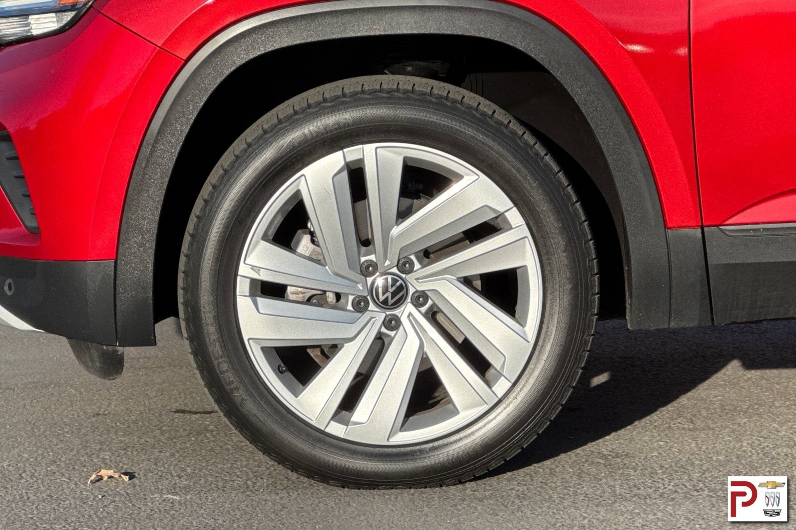 Used 2020 Volkswagen Atlas Cross Sport SE image 34