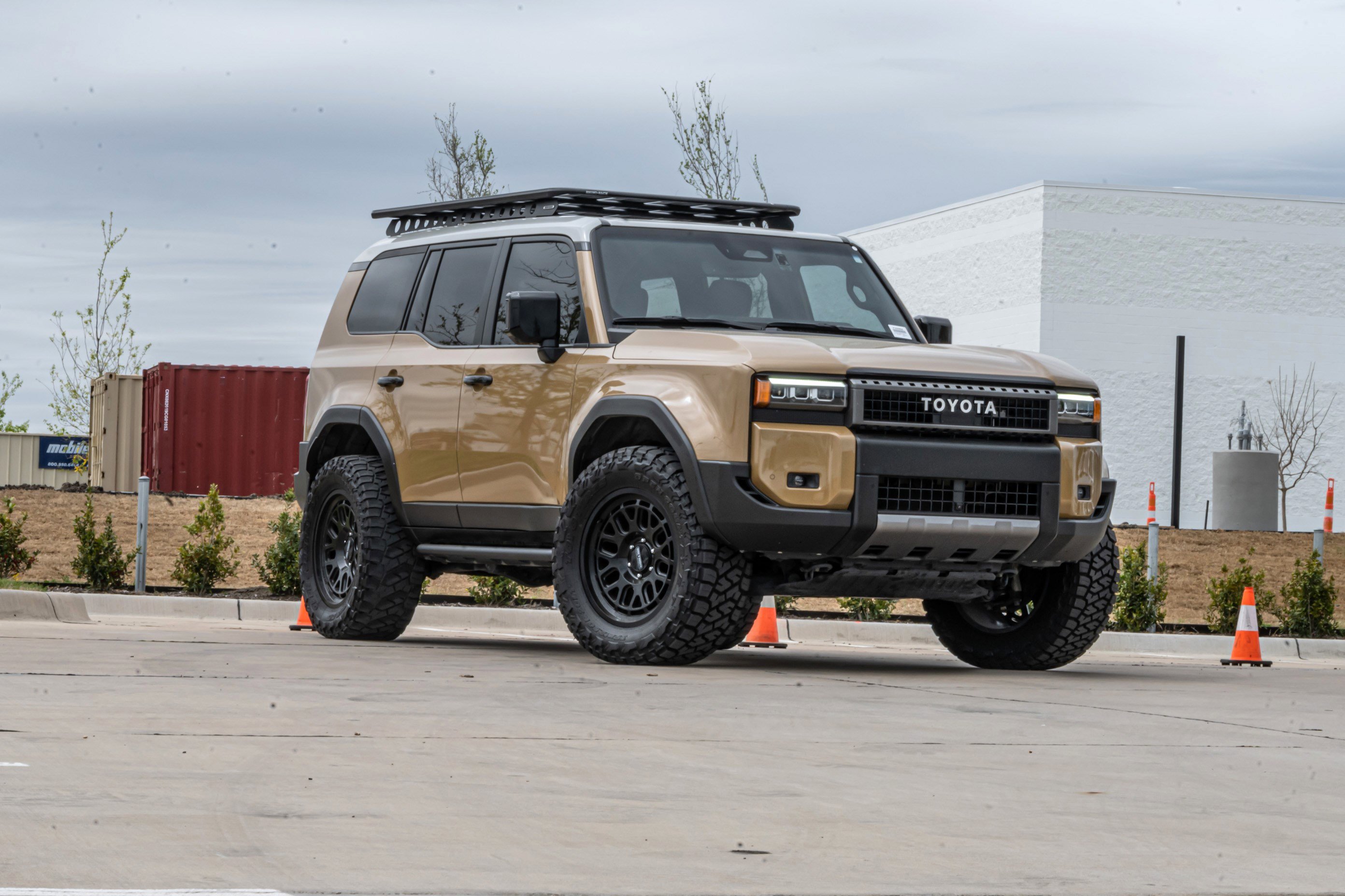 Used 2024 Toyota Land Cruiser image 2