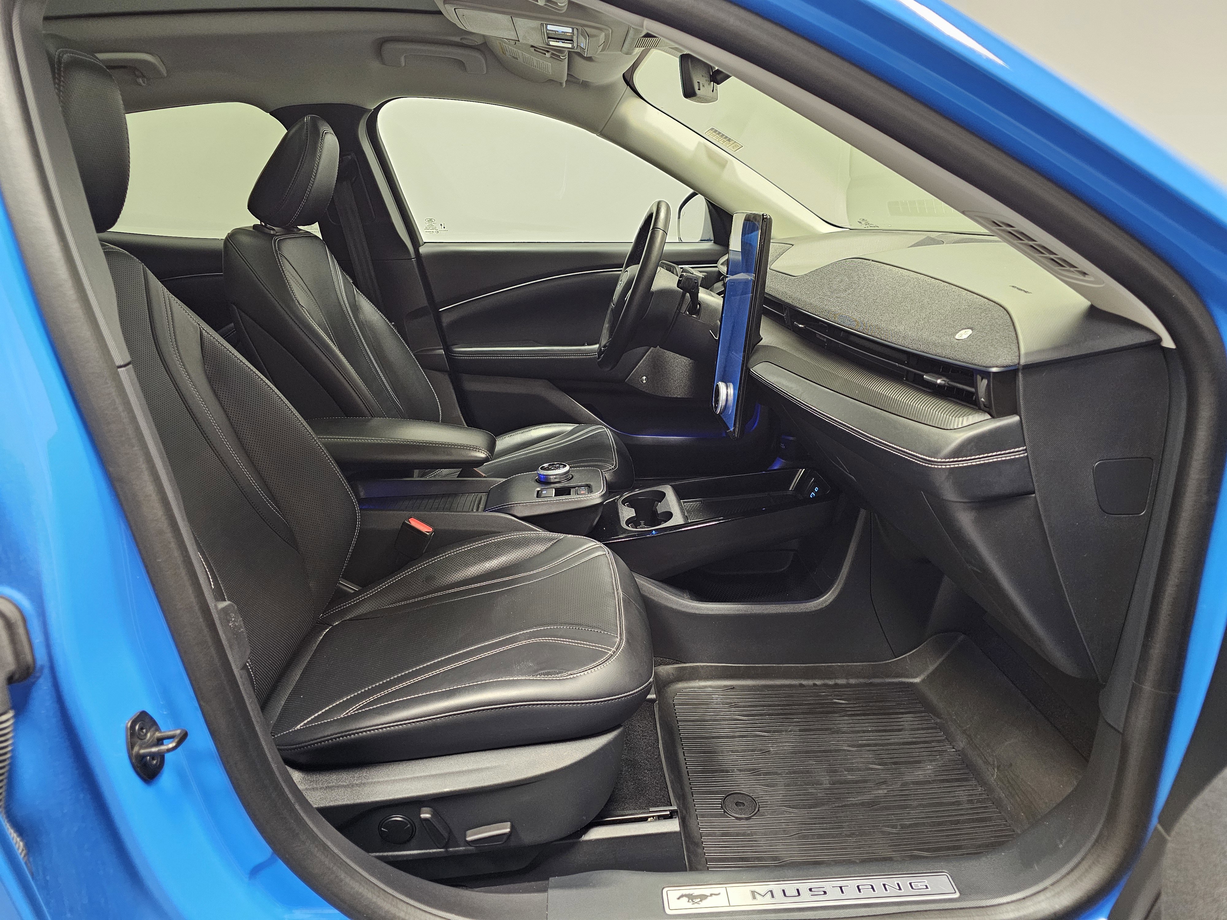 Used 2022 Ford Mustang Mach-E Premium image 15