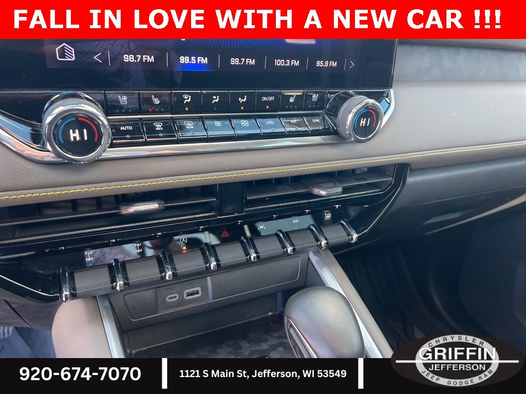 Used 2023 Chevrolet Colorado ZR2 w/ ZR2 Convenience Package III image 26