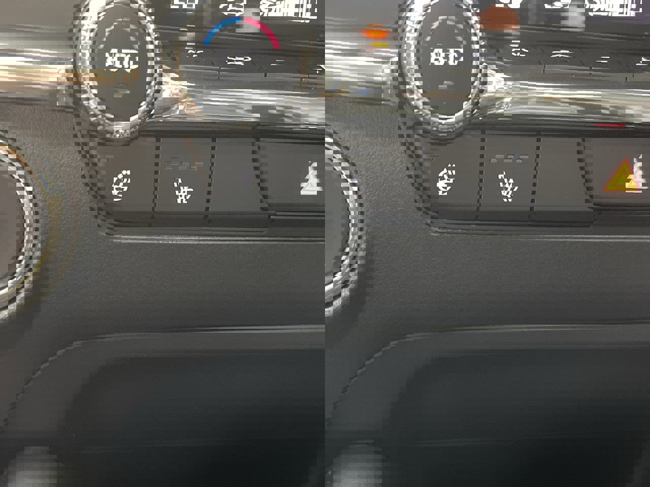 New 2025 MAZDA MAZDA3 Hatchback w/Premium Plus Pkg image 23