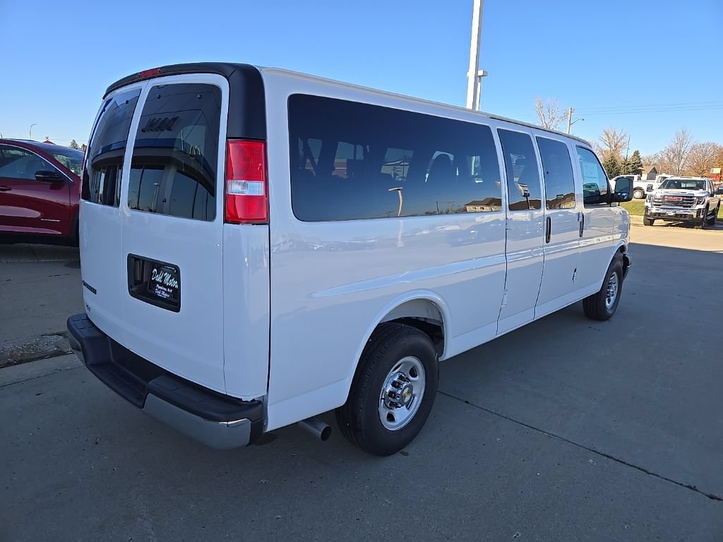 Used 2025 Chevrolet Express 3500 LT w/ LT Preferred Equipment Group RWD image 9