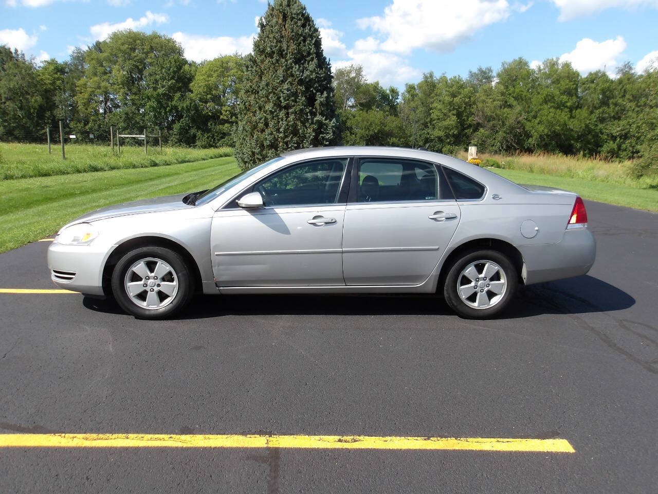 Used 2007 Chevrolet Impala LT w/ Preferred Equipment Group FWD image 9