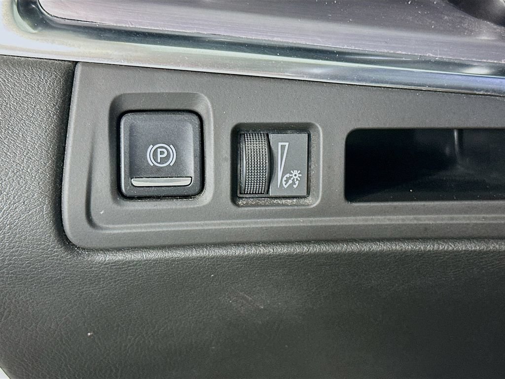 Used 2017 Cadillac XT5 Luxury FWD image 15