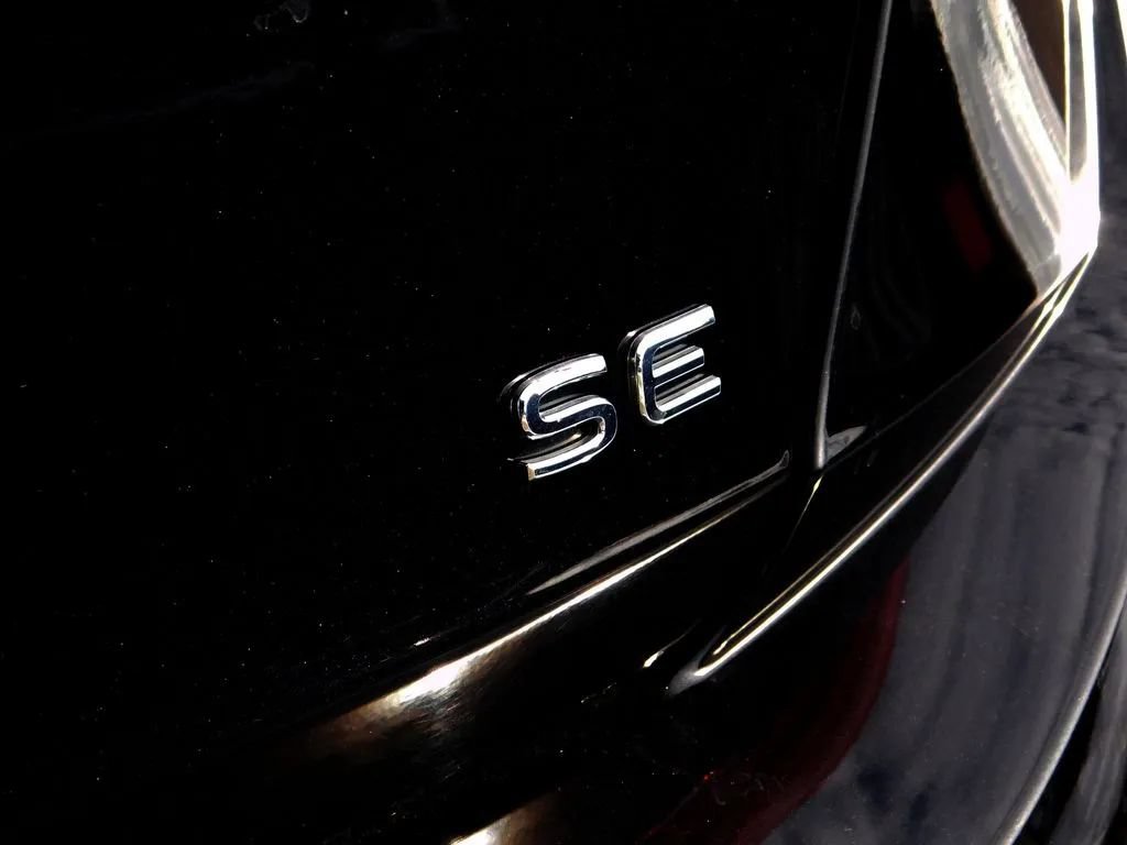 Used 2024 Volkswagen Jetta SE FWD image 6
