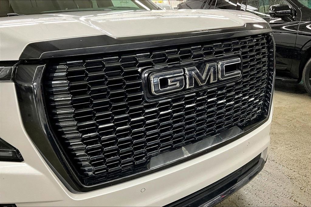 Used 2024 GMC Yukon XL Denali Ultimate AWD/4WD image 34