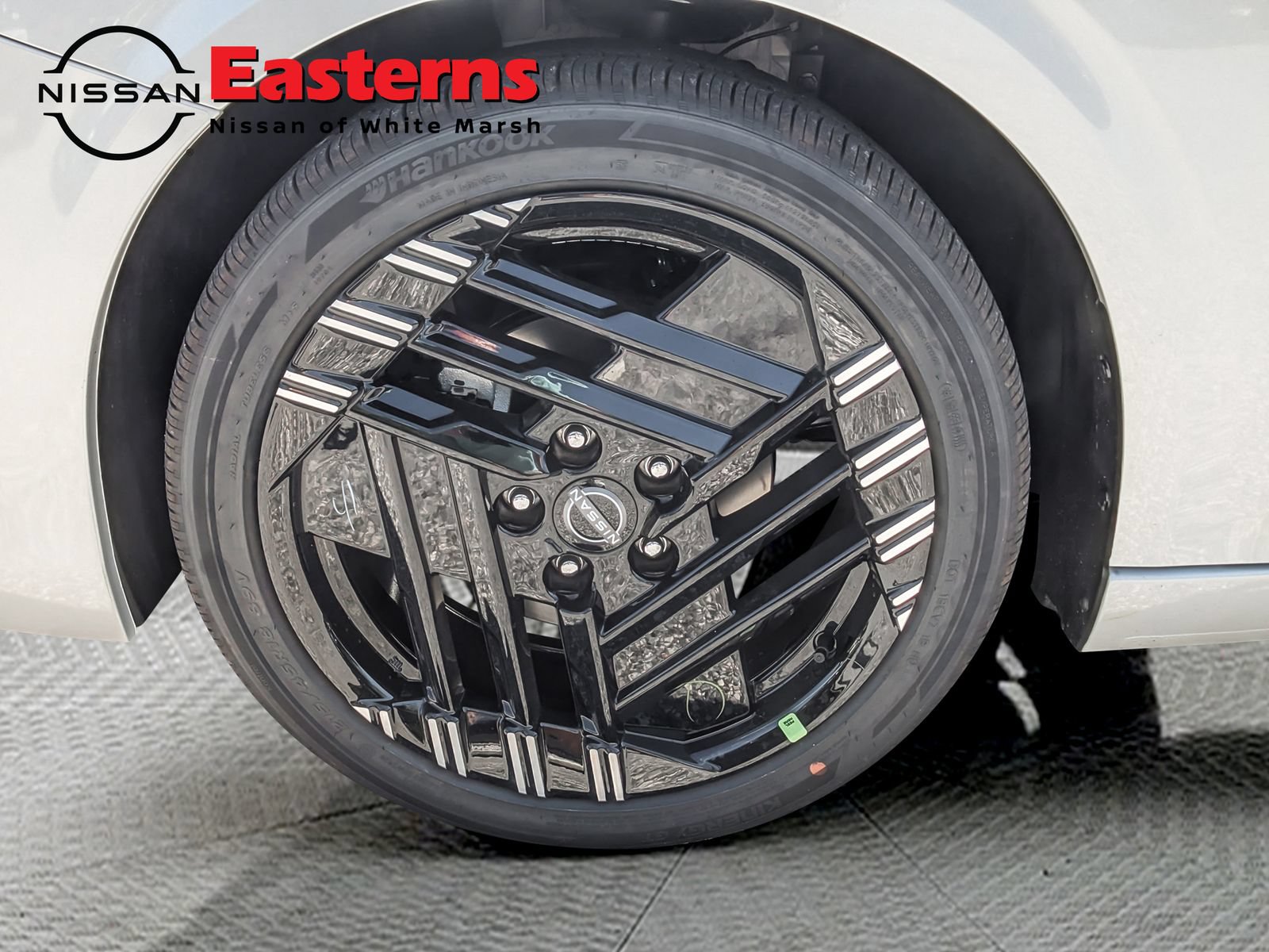 New 2027 Nissan Sentra SR w/ Floor Mat Package FWD image 9