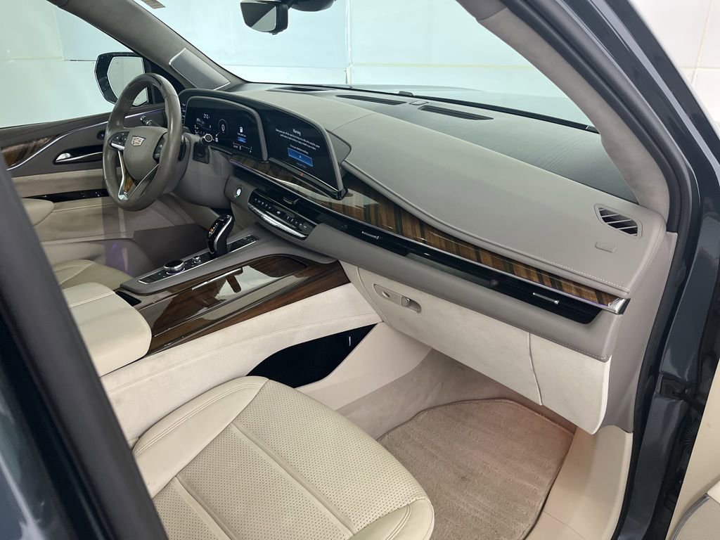 Used 2021 Cadillac Escalade Premium Luxury Platinum AWD/4WD image 24