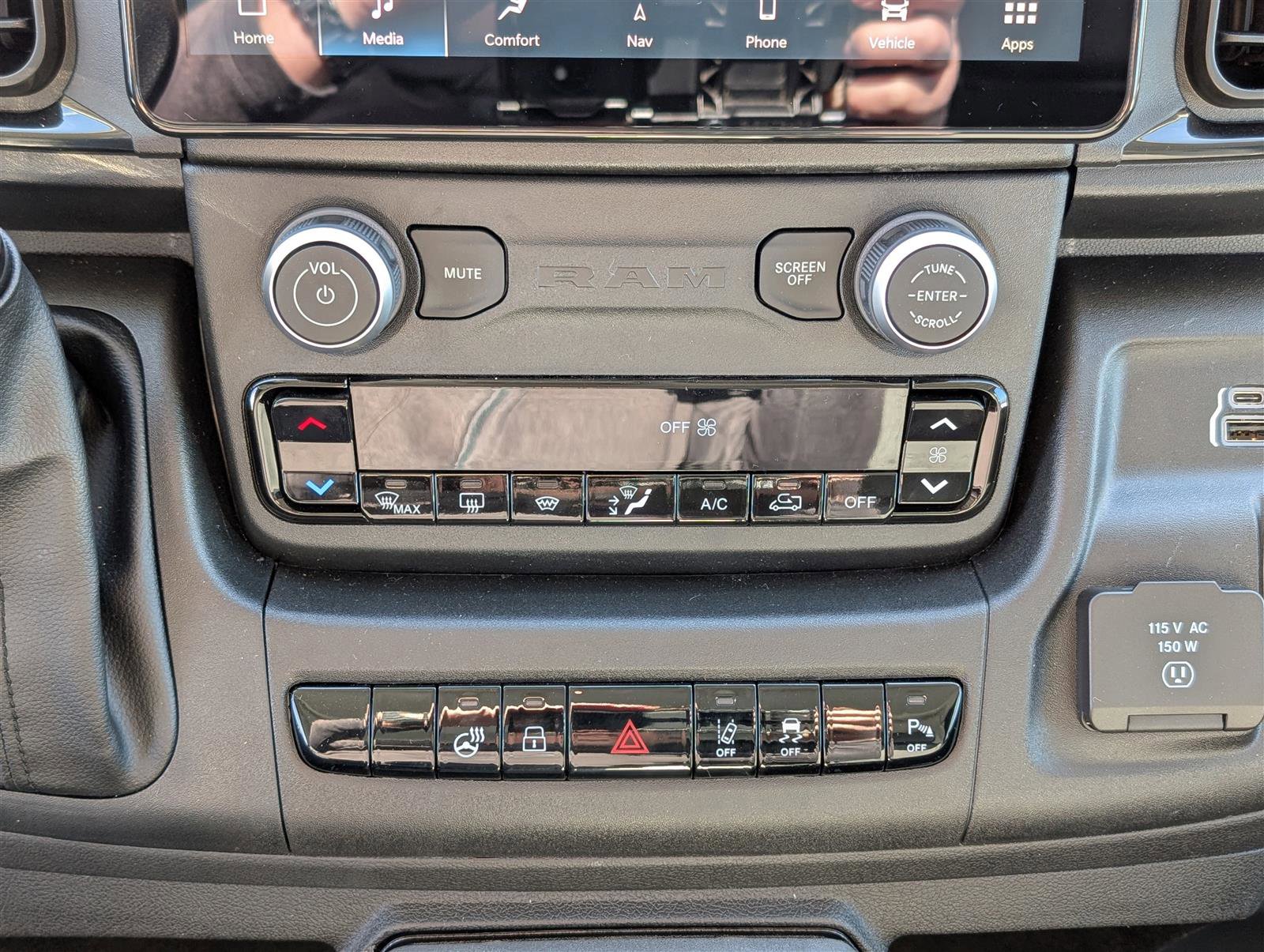 New 2025 RAM ProMaster 1500 w/ Premium Convenience Group image 23