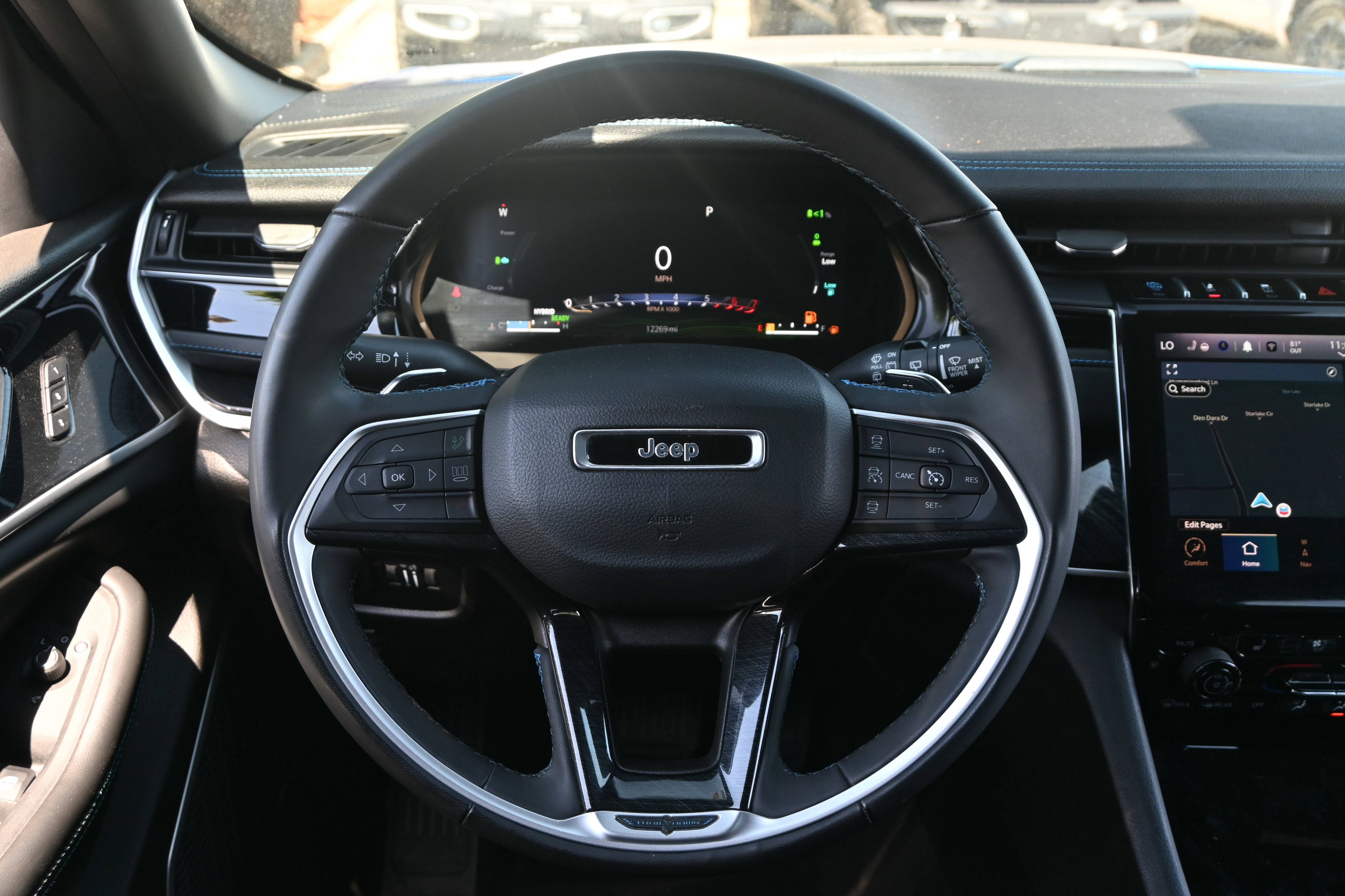 Used 2024 Jeep Grand Cherokee Trailhawk w/ Luxury Tech Group III AWD/4WD image 17
