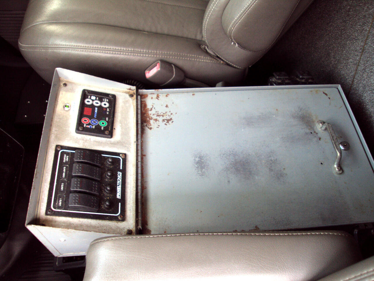 Used 2013 GMC Savana 1500 AWD image 16