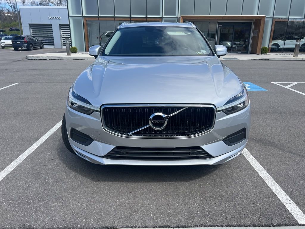 Used 2021 Volvo XC60 T5 Momentum w/ Premium Package image 1