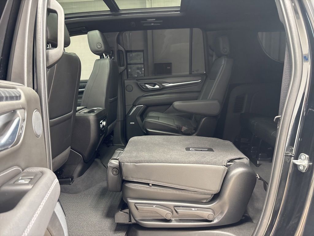 Used 2024 GMC Yukon XL Denali image 16
