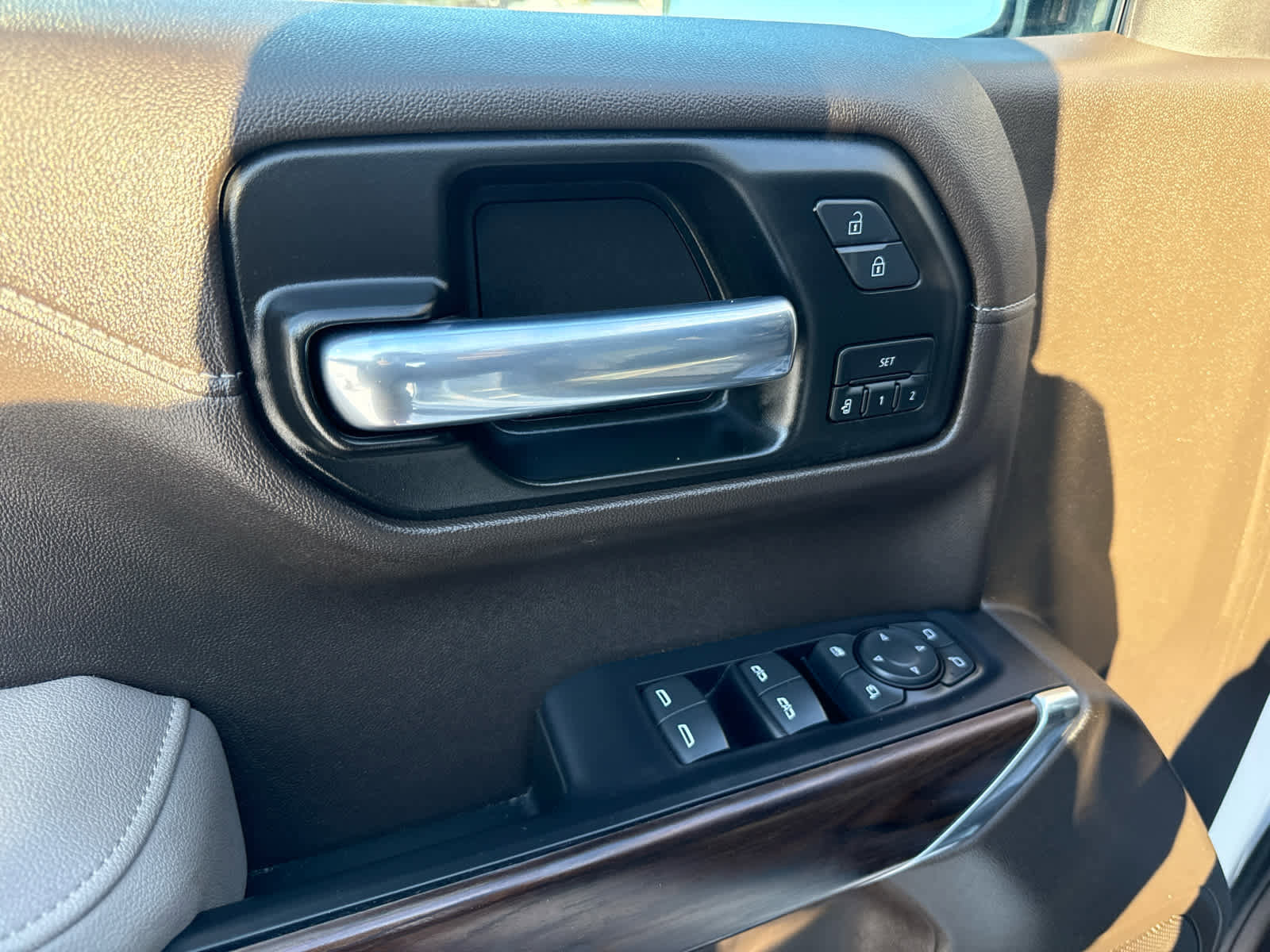 Used 2021 GMC Sierra 1500 SLT image 12