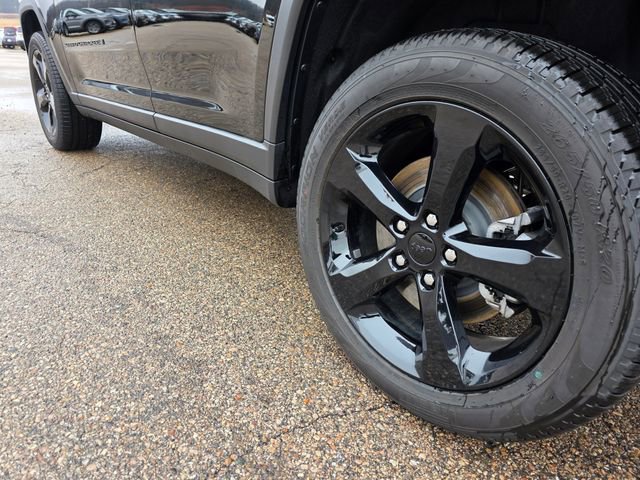 Used 2025 Jeep Grand Cherokee L Limited w/ Black Appearance Package image 39
