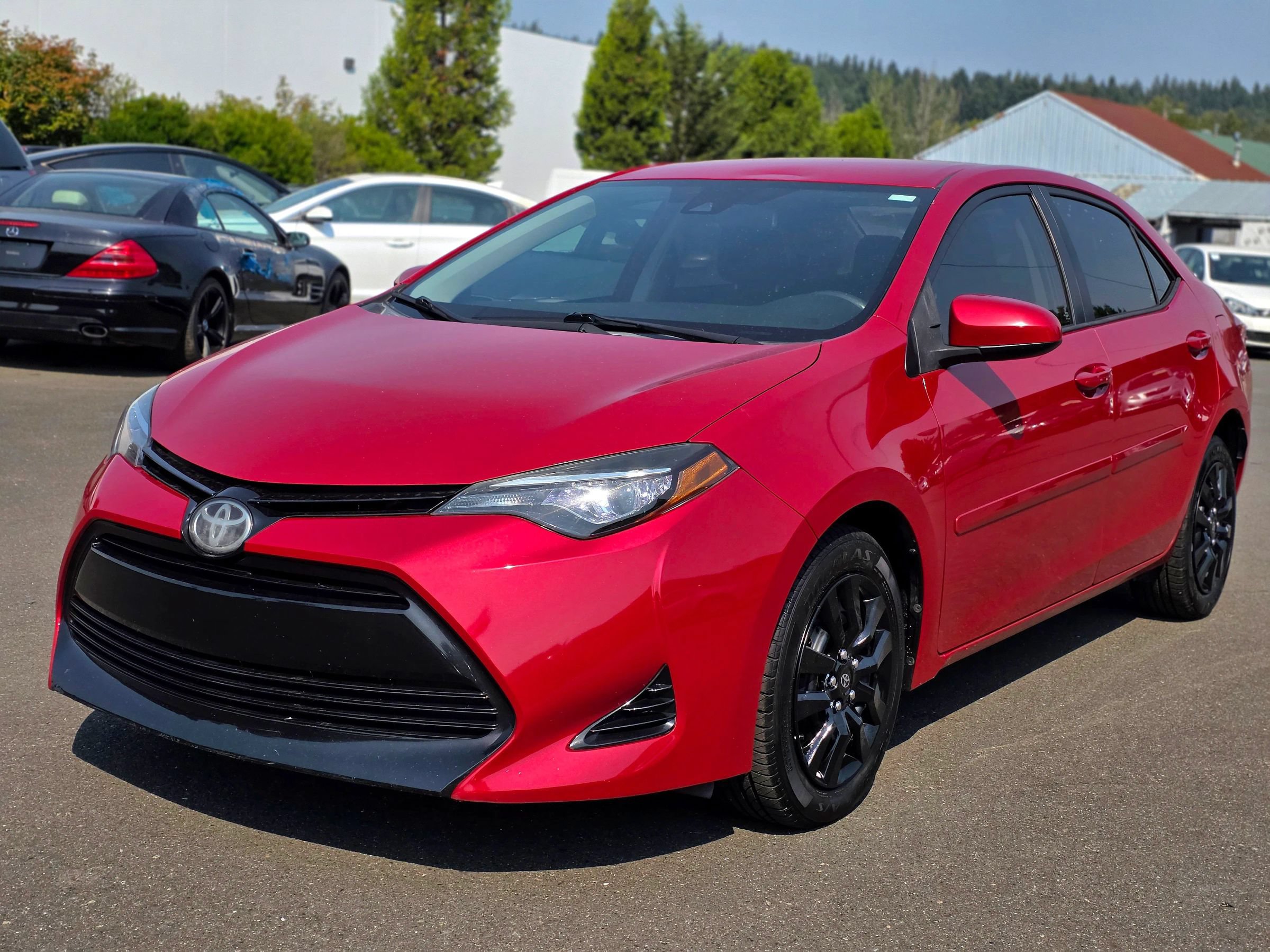 Used 2017 Toyota Corolla LE w/ Carpet Mat Package (TMS) FWD image 5