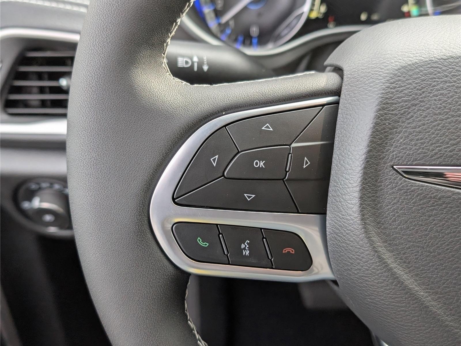 New 2026 Chrysler Pacifica Select FWD image 18