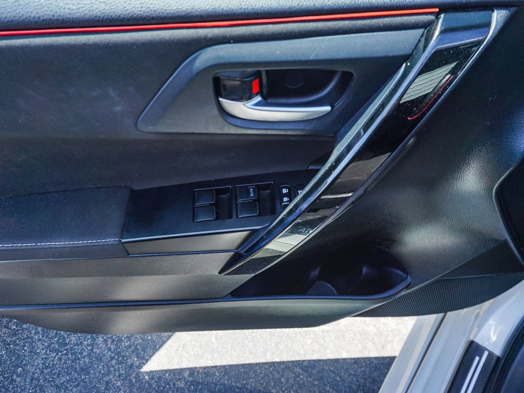 Used 2018 Toyota Corolla iM w/ Carpet Mat Package (TMS) FWD image 18