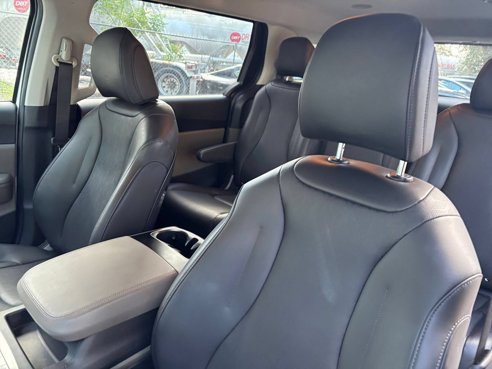 Used 2026 Kia Carnival FWD image 38