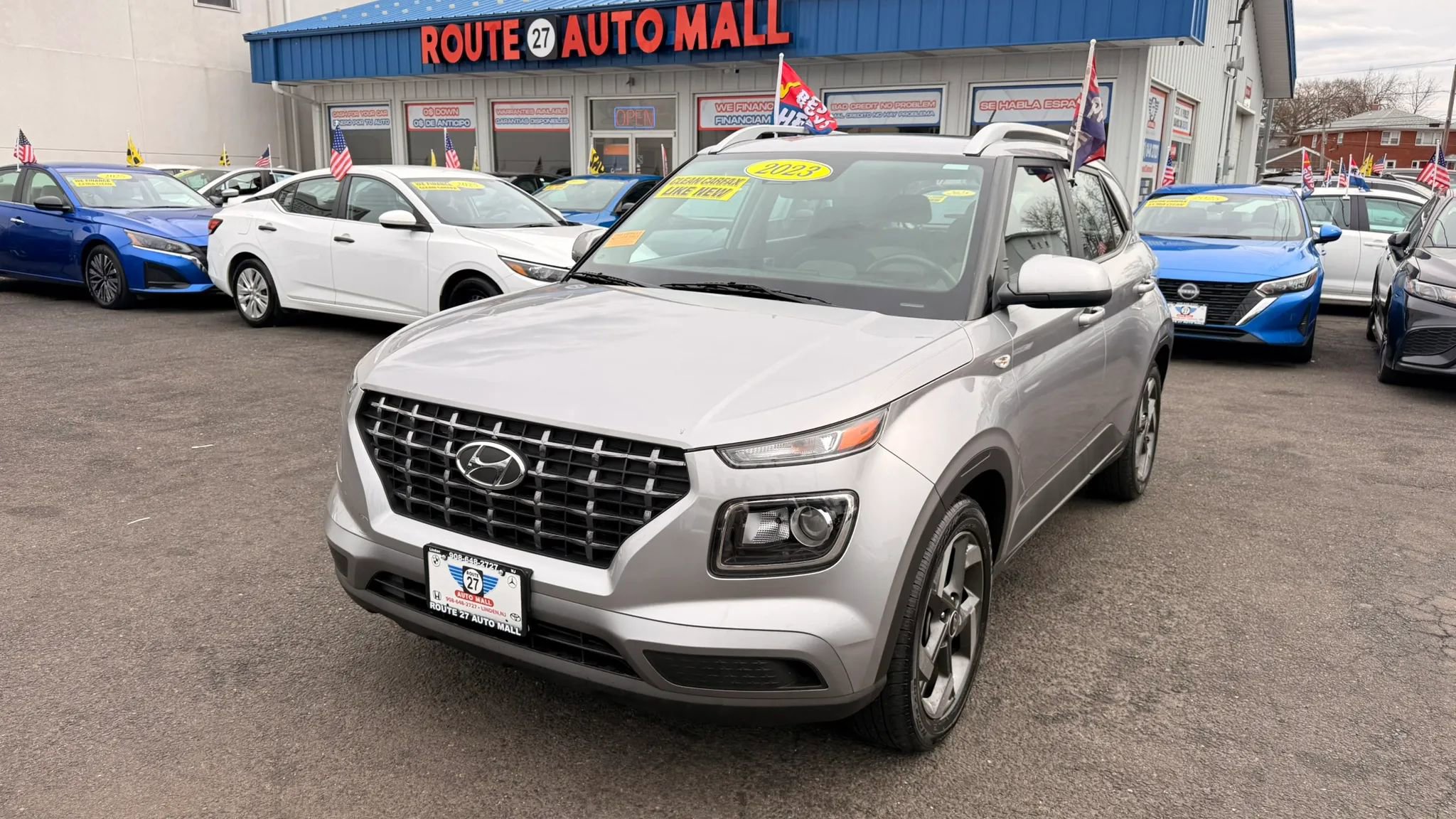 Used 2023 Hyundai Venue SEL image 4