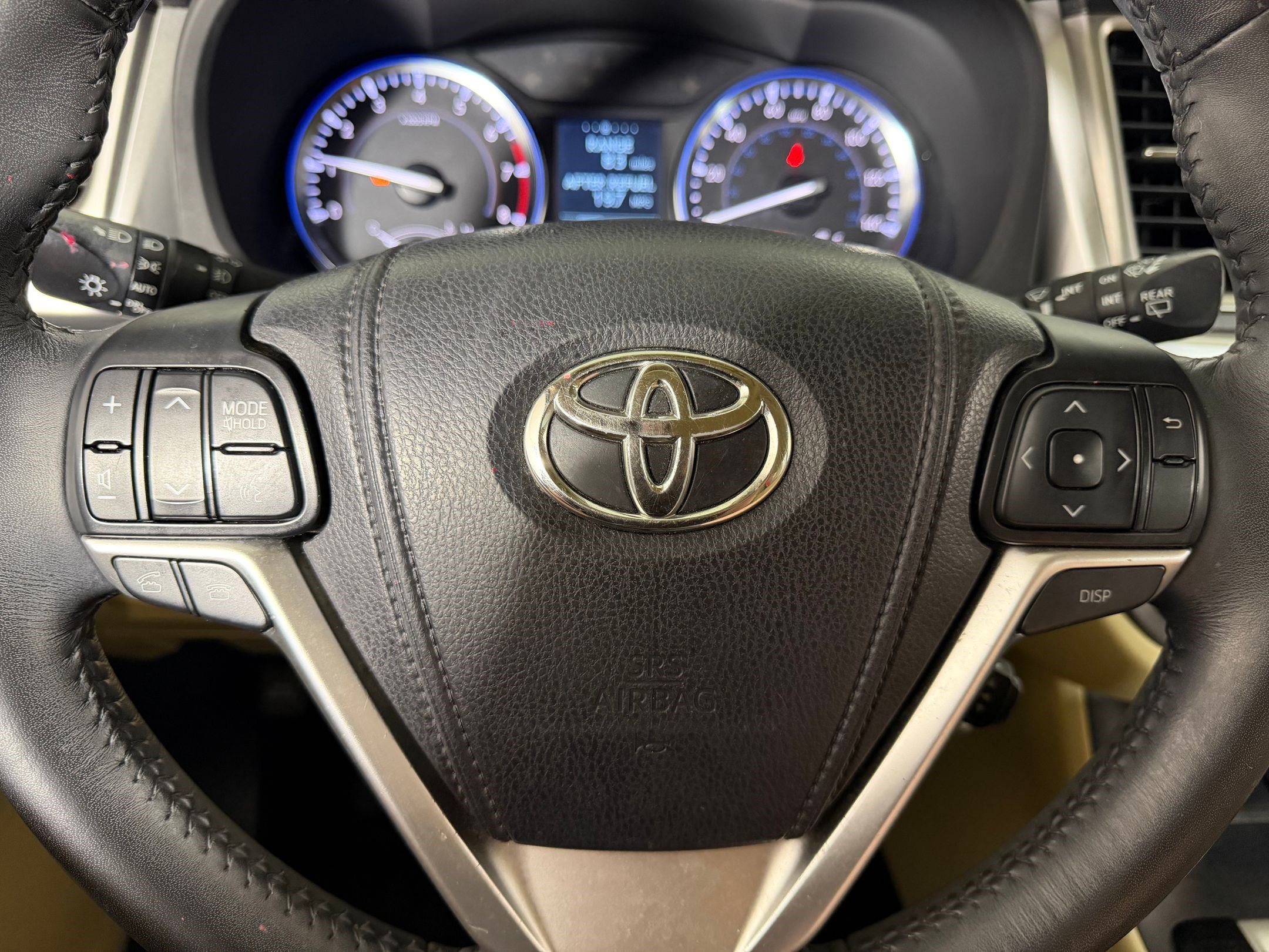 Used 2015 Toyota Highlander Plus FWD image 13